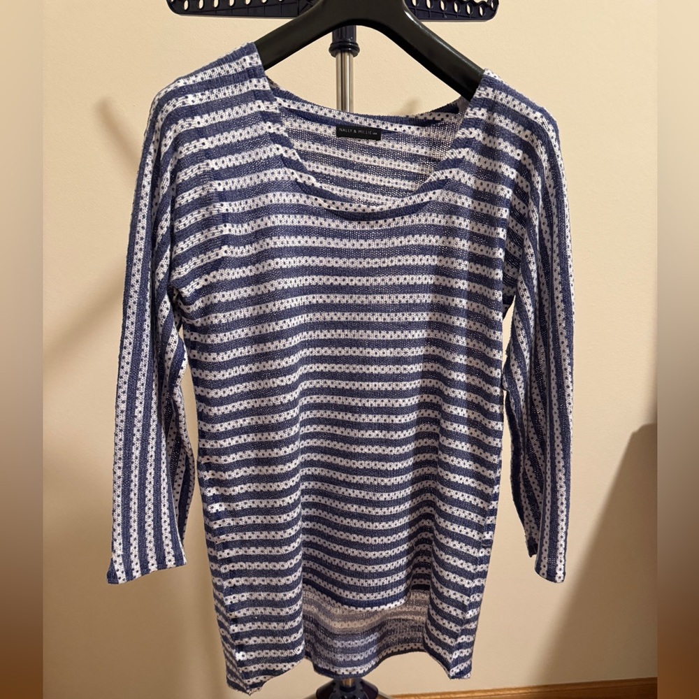 Nally & Millie Navy and White Textured sweater